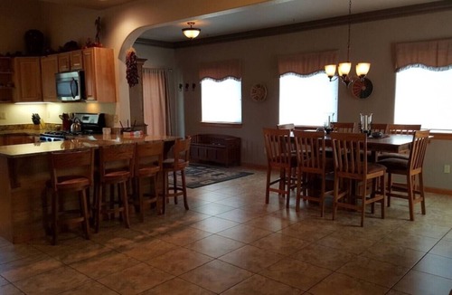 Pagosa Springs House | Luxury lakefront home w/hot tub
