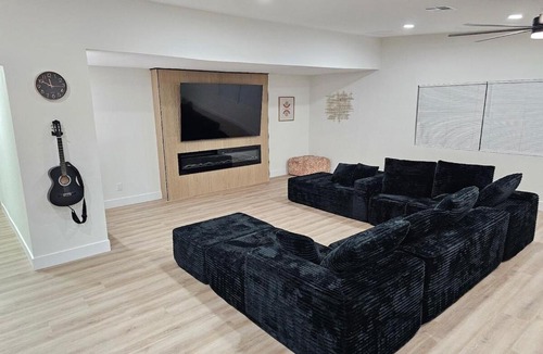 Pahrump Villa | Luxury Mansion on a Budget - Click to find out more!