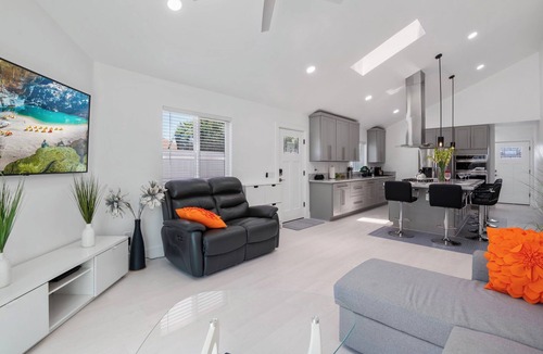 Mission Viejo House | Luxury Modern New Build Bright 2BR/2BA Fully Fenced Backyard