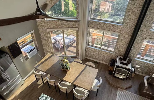 Florissant Ski Chalet | Luxury Mountain Chalet w/hot tub, Sauna and Views. Sleeps 12