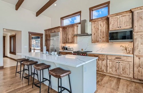 Silverthorne House | Luxury Mountain Home| Resort Amenities | Summit Sky Ranch
