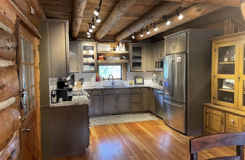 Fraser Cabin | Luxury Mountain Lodge - the perfect mountain getaway!
