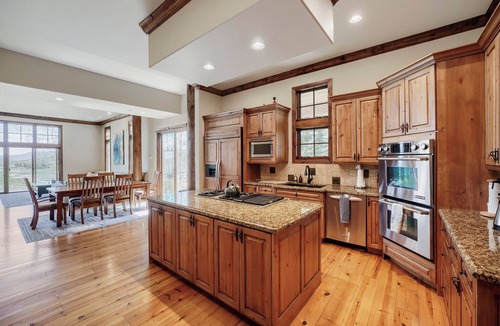 Edwards House | 🌄 Luxury Mountain Retreat on 5 Acres | 5 Bed + 6 Bath | Expansive Views