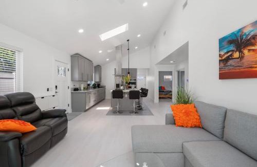 Mission Viejo House | Luxury New Build Bright 2BR 2BA Large Backyard