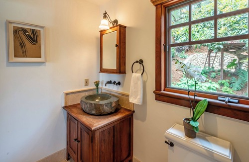Summerland Apartment | Luxury Ocean View Summerland Loft
