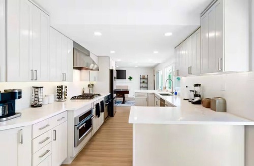 Westminster House | Luxury Pool House in Heart of OC