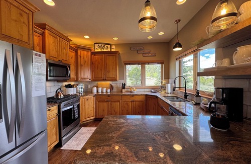 Estes Park House | Luxury Retreat Mountain Views Hot Tub