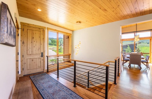 Silverthorne House | Luxury Retreat | Pool Table + Firepit | Mountain Views