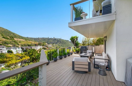 Laguna Beach House | Luxury Retreat with Views, AC, and full gym in Laguna Beach