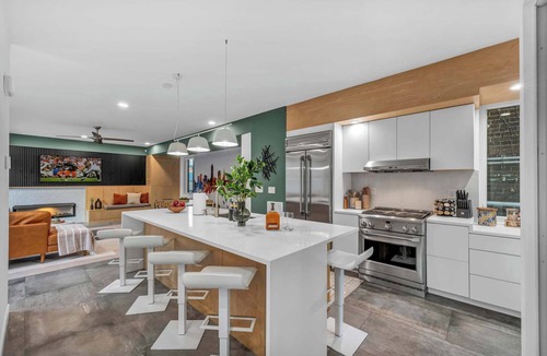 Tremont House | Luxury Rooftop Oasis Tremont