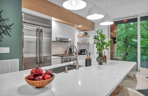 Tremont House | Luxury Rooftop Oasis Tremont