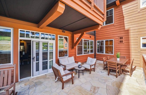 Peak 8 Condo | Luxury Ski-In/Out One Ski Hill Place 2BR Condo on Peak 8