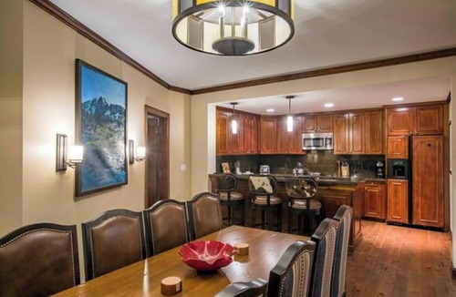 Aspen Condo | Luxury ski in/ski out 3BR Ritz-Carlton Residence Club condo w/resort amenities!