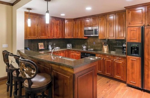 Aspen Condo | Luxury ski in/ski out 3BR Ritz-Carlton Residence Club condo w/resort amenities!