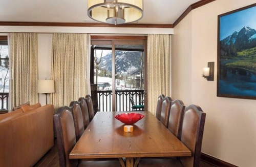 Aspen Condo | Luxury ski in/ski out 3BR Ritz-Carlton Residence Club condo w/resort amenities!