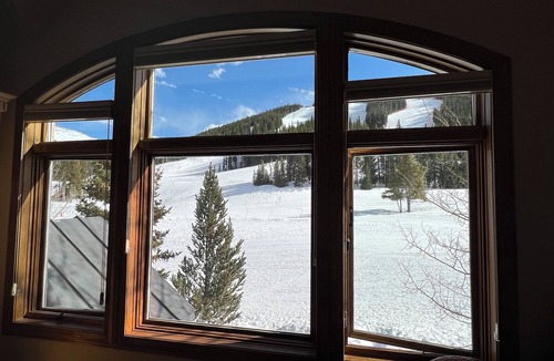 East Village at Copper House | Luxury Summer-Winter 3 BdR, 3Bath Townhouse