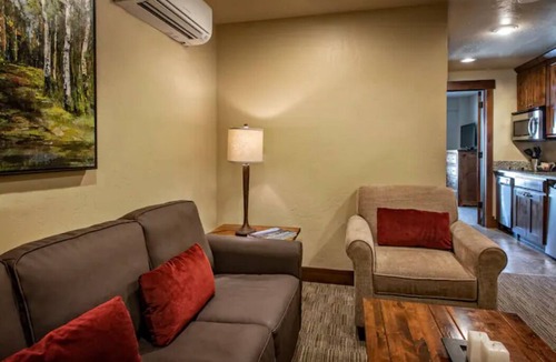 Breckenridge Condo | Luxury Two-Bed Condos