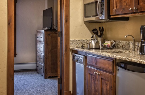 Breckenridge Condo | Luxury Two-Bed Condos