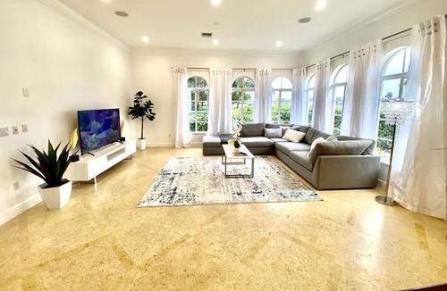 South Lake Villa | Luxury Vacation Villa with private pool