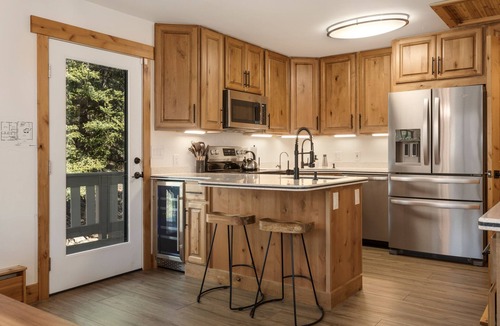 Vail House | Luxury Vail 3bd/2ba w/Hot Tub!