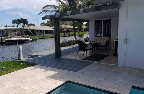 Imperial Point House | Luxury Waterfront Vacation Home! Heated Pool and Hot tub/Jacuzzi,5min to Beach
