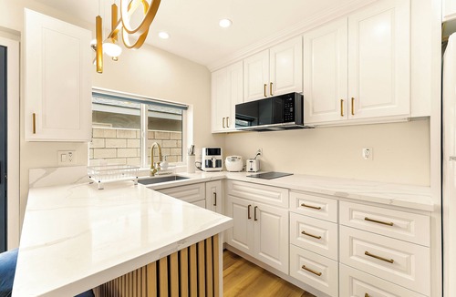 Westminster House | LYN STAY - Cozy Guest House in OC.