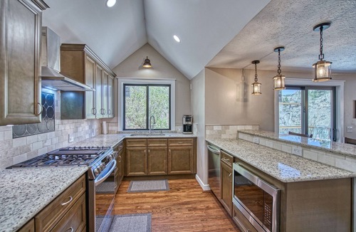 Lyons House | Lyons Riverside Retreat