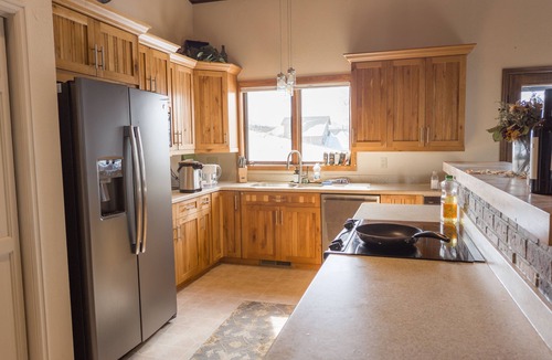 Willow Grove House | Magnificent Hilltop Views - 4br, garage, patio