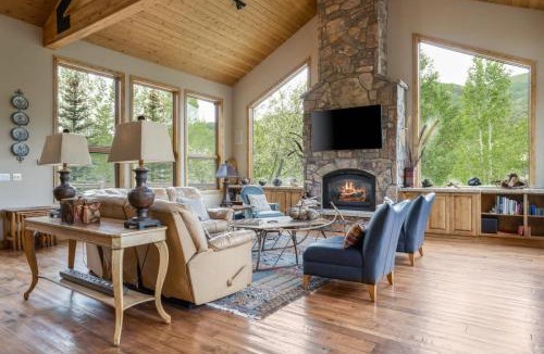 Highland Meadows House | Maison de Neige - Breathtaking Mountain Stay for 8 with Hot Tub