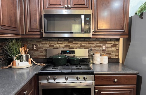North Las Vegas House | Major Vacations! Jacuzzi!pool table ! 3bd