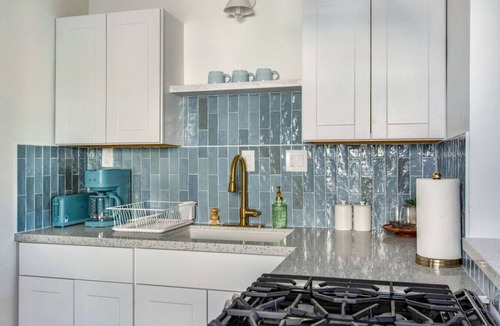 East Manhattan Beach Apartment | Manhattan Beach Finest Studio | 1.8Miles To Beach