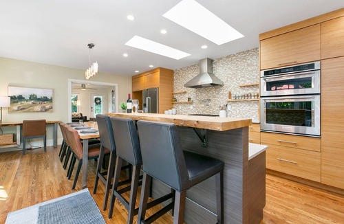 Martinez Park House | Maple Courtyard - Old Town w/King Suite & Piano