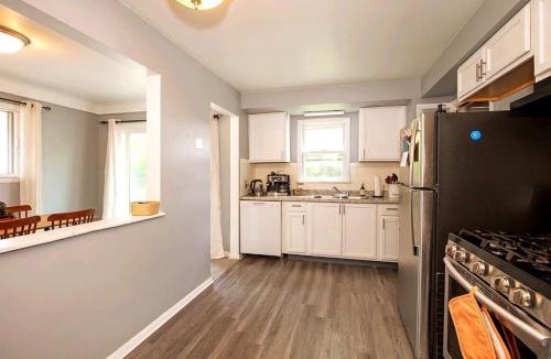 Maple Heights House | Maple Heights 3BR Cozy and Spacious