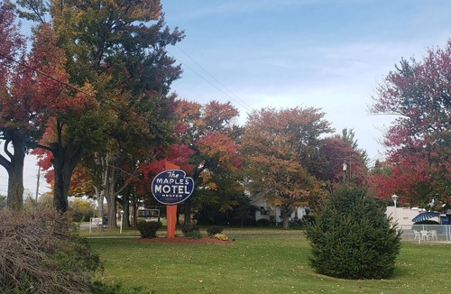 Huron Hotel | Maples Motel