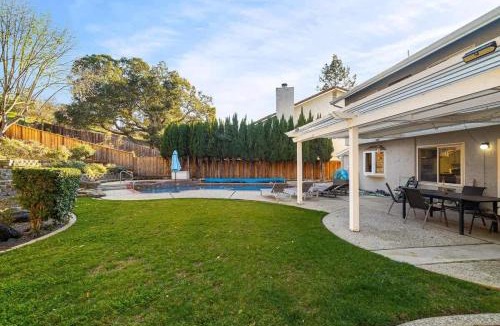 Noble House | Marbella Lane - 4BR w Gem Pool in SiliconValley