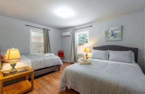 Redwood City House | Marbella Lane - 5BR House DTWN RWC Parking