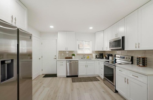 Allendale Area House | @ Marbella Lane - 5BR Stylish and Modern Home