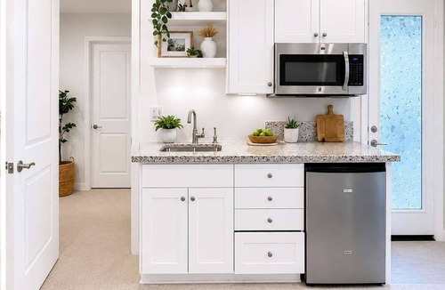 Irvine House | @ Marbella Lane - Sleek 1BR in Prime Irvine Area