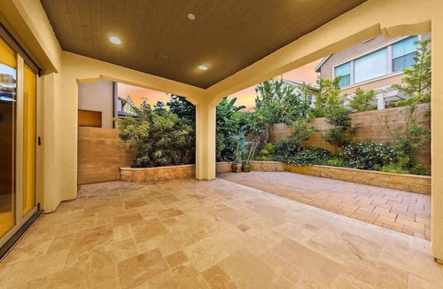 Irvine House | @ Marbella Lane - Sleek 1BR in Prime Irvine Area