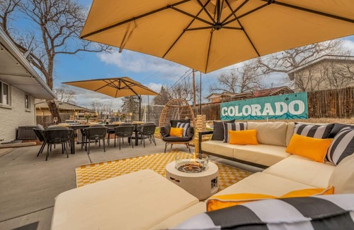 Dupont House | Marigold Getaway | 5BR | Hot Tub + Prime Location