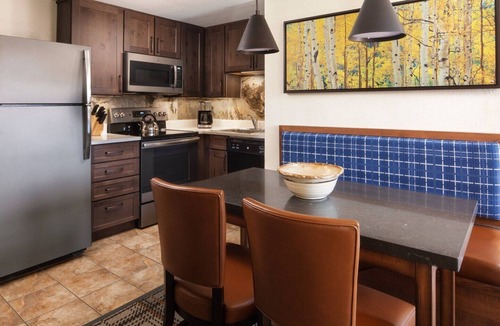 Peak 9 Resort | Marriott Mountain Valley Lodge - 1 Bedroom Unit - Sleeps 6