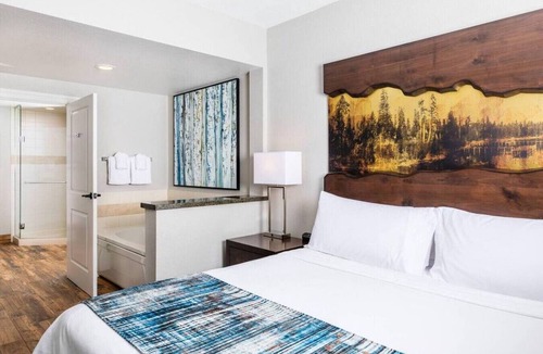 South Lake Tahoe Hotel | Marriott's Timber Lodge