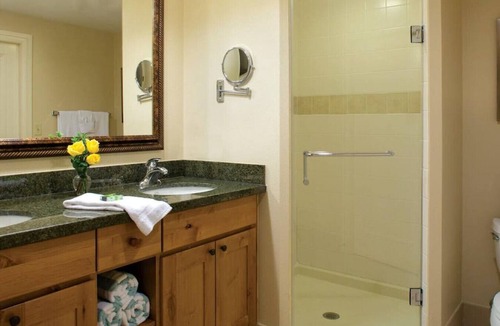 South Lake Tahoe Hotel | Marriott's Timber Lodge