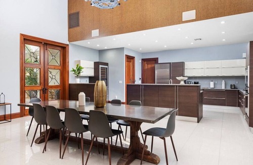 Hendricks and Venice Isles Villa | Massive Villa with GYM, POOL, JACUZZI ! Sleeps 12