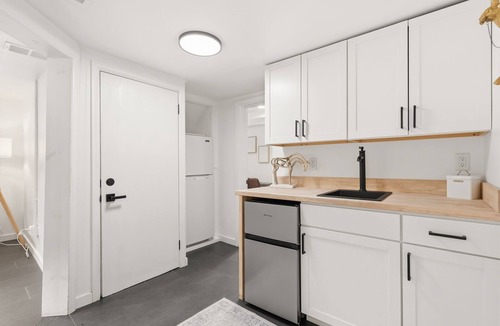 University Park House | Mathews House 4 King Beds Near CSU & Old Town