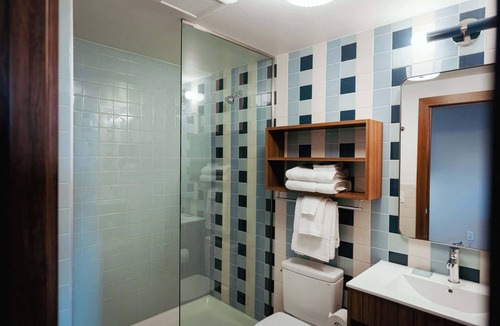 Hale Apartment | Mesa Moonlight Room | La Vista Motel | 201