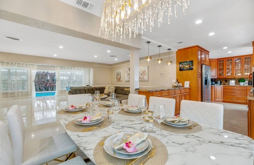 Bel Air House | "MIA Lauderdale-by-the-sea!" 5BD 2500 Sqft