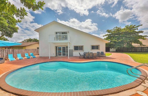 Ives Estates House | Miami Villa with Pool Near Hard Rock Stadium