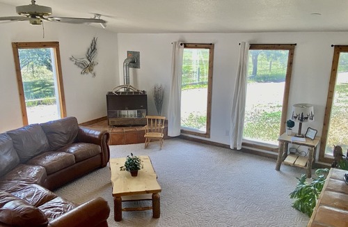 Larkspur House | Mid-terms rental or Family Friendly Getaway