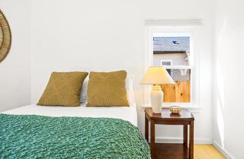Ventura House | Mid-Town Escape
